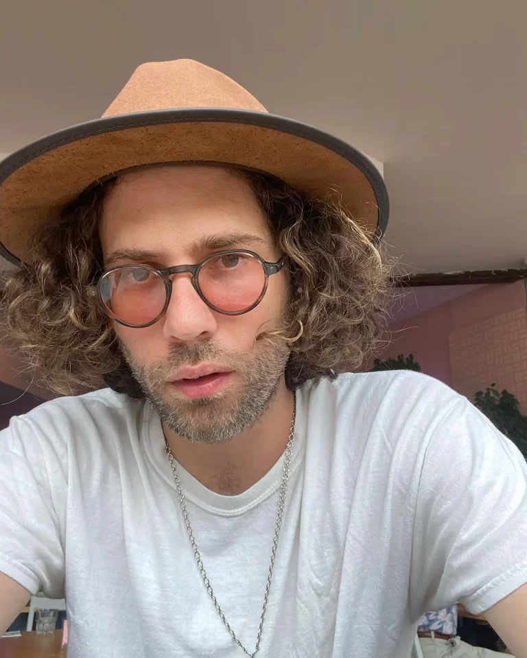 ”Pinning Paradise” Yellow Shoots