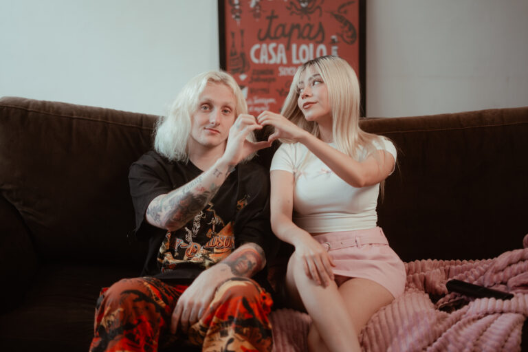 Love Ghost – 2YOUNG4U