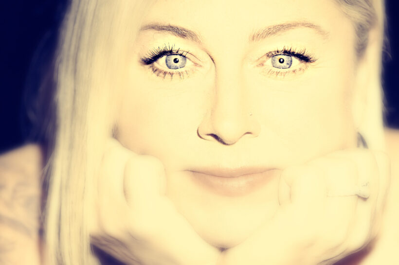 Rebecca Anderson – Lay It All Down